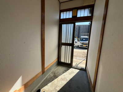 【玄関】 | 東太子貸家 | 使いやすいキッチンです