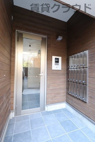 グランダ千葉のエントランス|うれしいオートロック付き！安心感が違います！