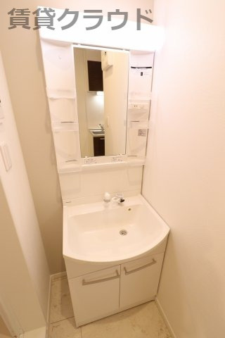 グランダ千葉の洗面所|朝の支度に活躍するシャンプードレッサーです！