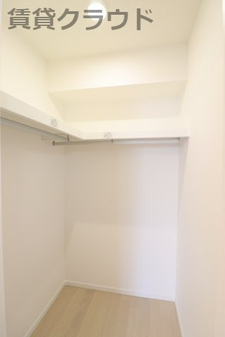 グランダ千葉の収納|ウォークインクローゼットは服や物が多い方にもうれしいですね！