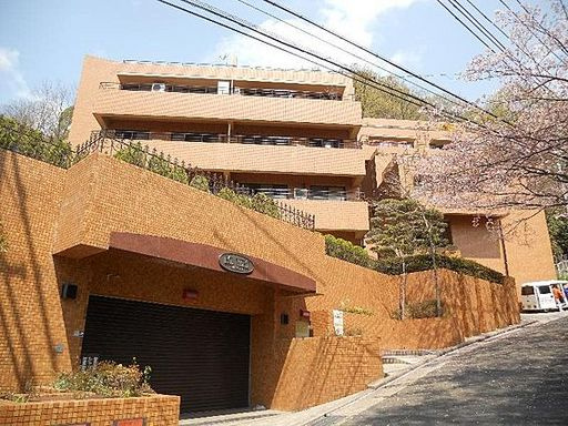 ロワヴェール岡本の外観