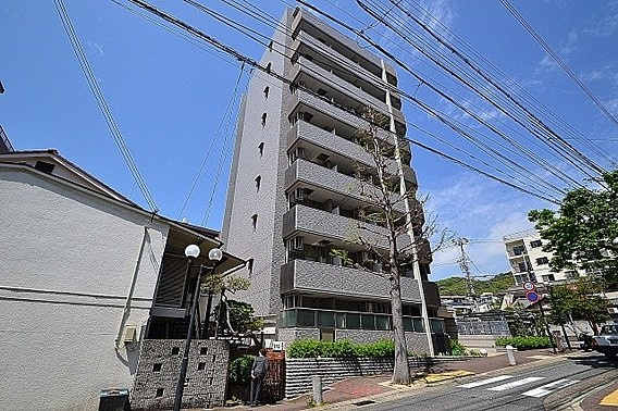 エスリード中山手県庁前の外観