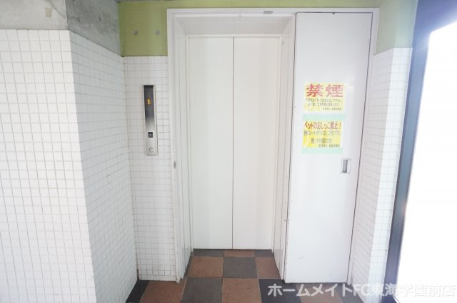 熊本市東区長嶺南７丁目の賃貸マンションのエントランス