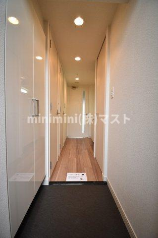 プレサンス松屋町駅前デュオの玄関