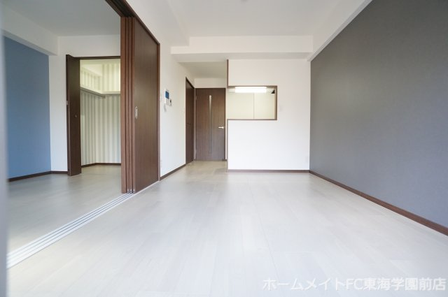 熊本市中央区坪井４丁目の賃貸マンションの居間・リビング