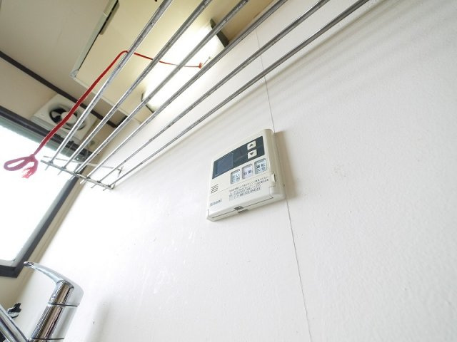 宮東マンションの設備|給湯リモコンです