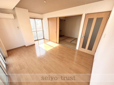 【居間・リビング】 | 西興ビル | ★