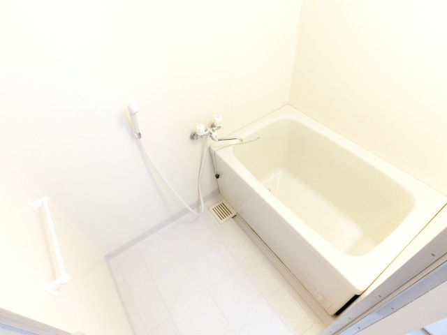 リビオ金剛の浴室|同物件別部屋