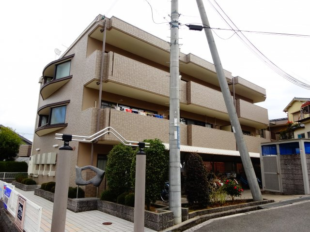 リビオ金剛の外観