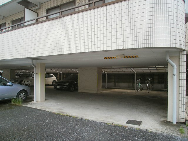 ＣＡＳＡ　ＤＥ　ＳＡＮＮＯ　駐車場の外観
