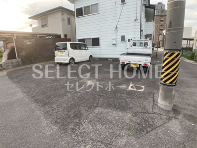 【駐車場】 | サンシャイン大松 | 車をお持ちの方に嬉しい駐車場付きの物件です