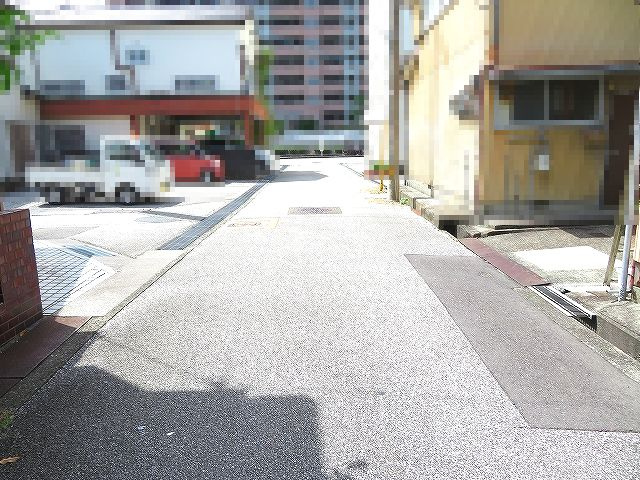 高知市 六泉寺町 中古戸建ての前面道路含む現地写真