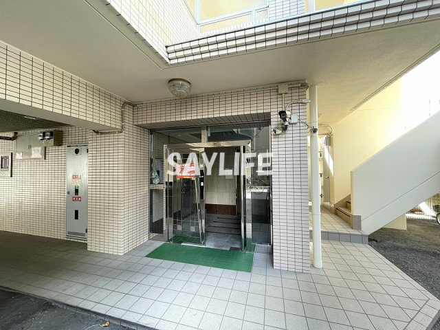 グランデージスワのエントランス
