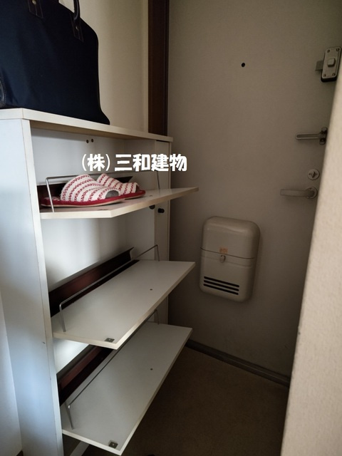 ハイツコマの玄関