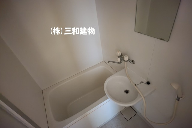 ハイツコマの浴室