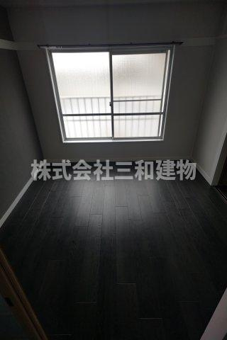 イーストビルの居間・リビング