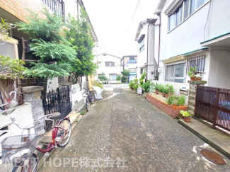 【前面道路含む現地写真】 | 尼崎市大庄西町３丁目中古戸建 | 前面道路は私道幅員約4.5mに面しております！