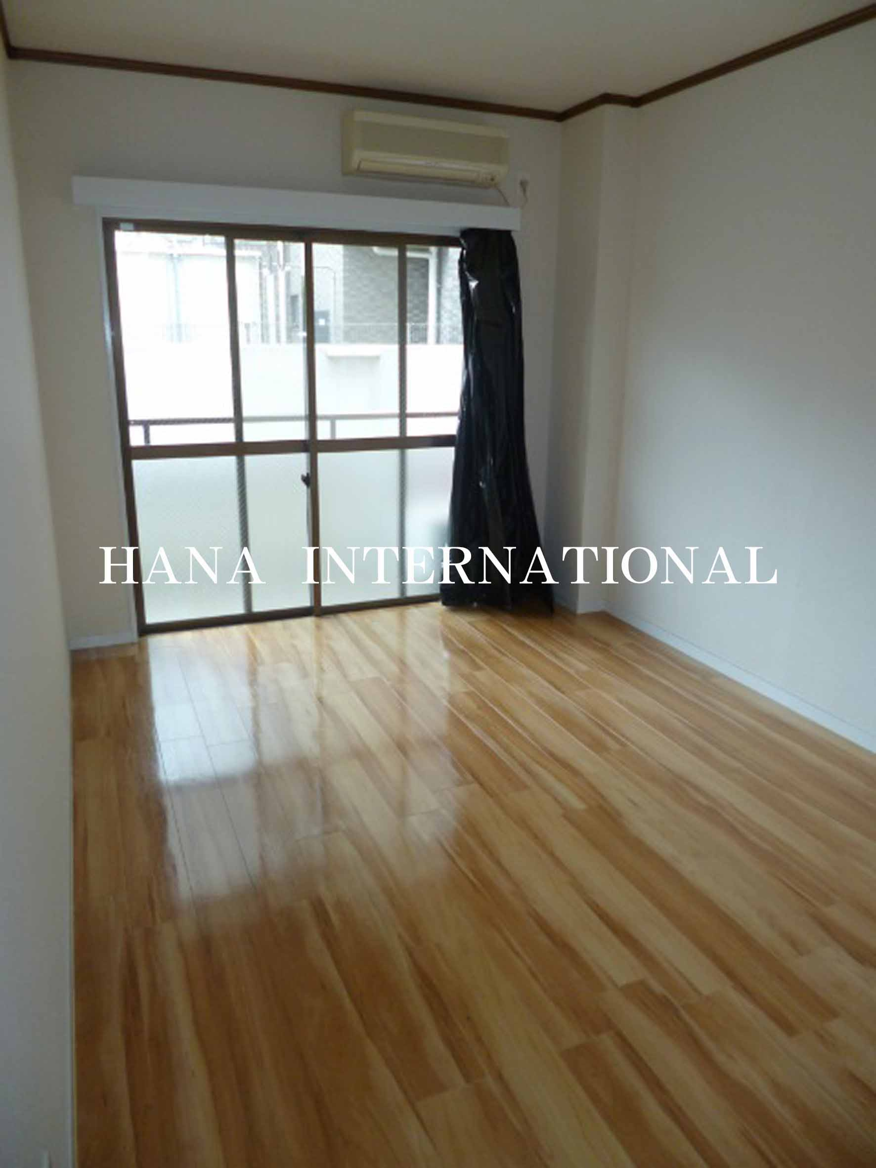 メゾンプルミエの居間・リビング