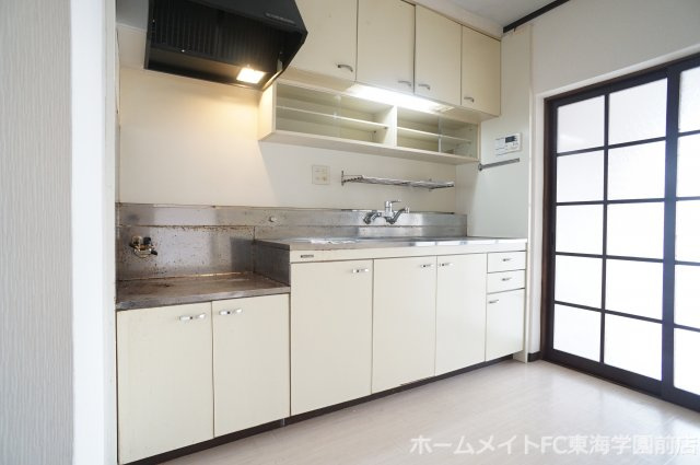 熊本市東区八反田２丁目のアパートのキッチン