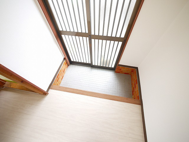 大西一戸建（408）の玄関