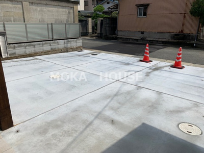 【駐車場】 | リアンヒュッゲ　Ⅰ号棟 | カースペースがあります