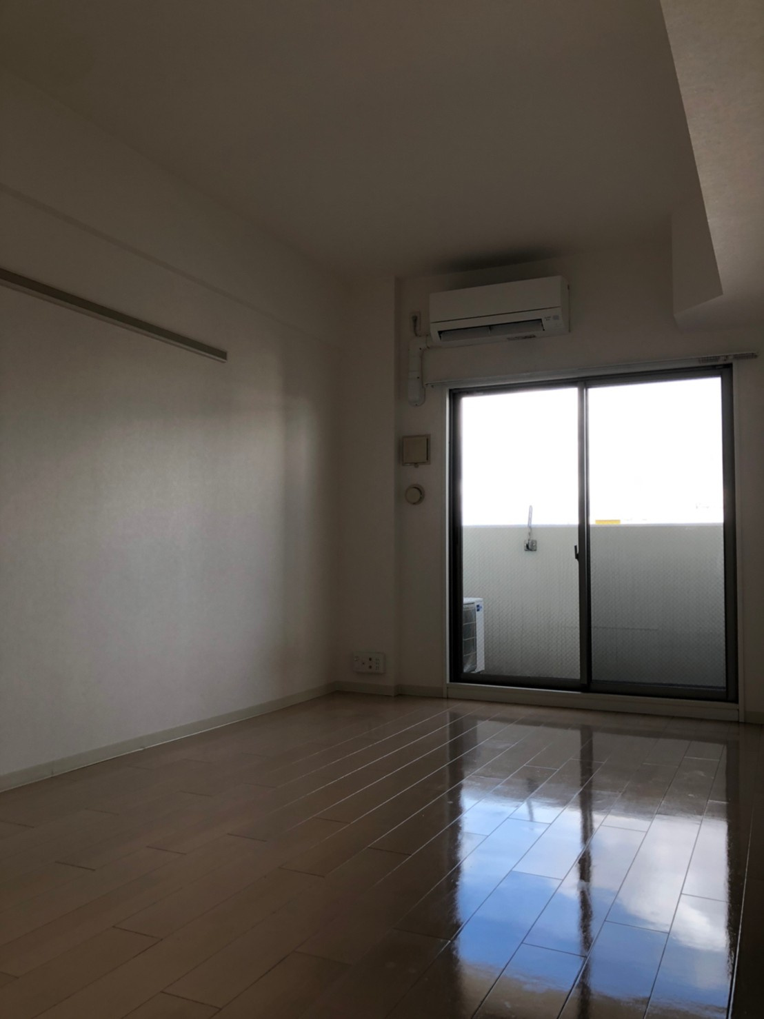 仲介手数料0！！Gramercy Sakaeの居間・リビング