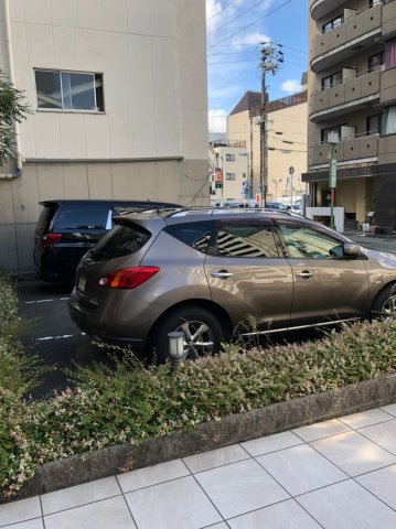 仲介手数料0！！Gramercy Sakaeの駐車場