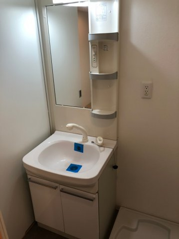 仲介手数料0！！Gramercy Sakaeの洗面所