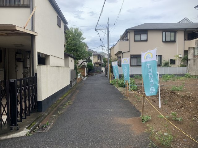 【前面道路含む現地写真】