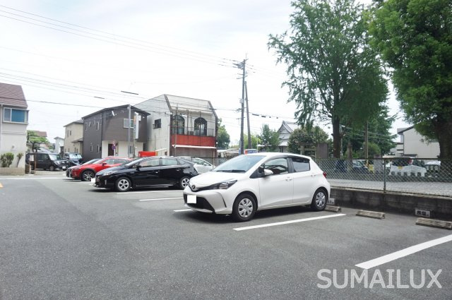 熊本市西区二本木３丁目の賃貸マンションの駐車場