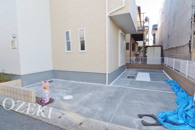 越谷市南荻島新築戸建ての駐車場