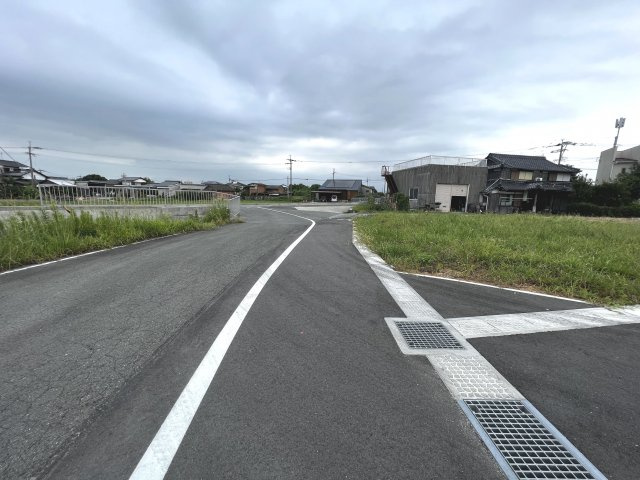 筑後市大字常用の売地の前面道路含む現地写真