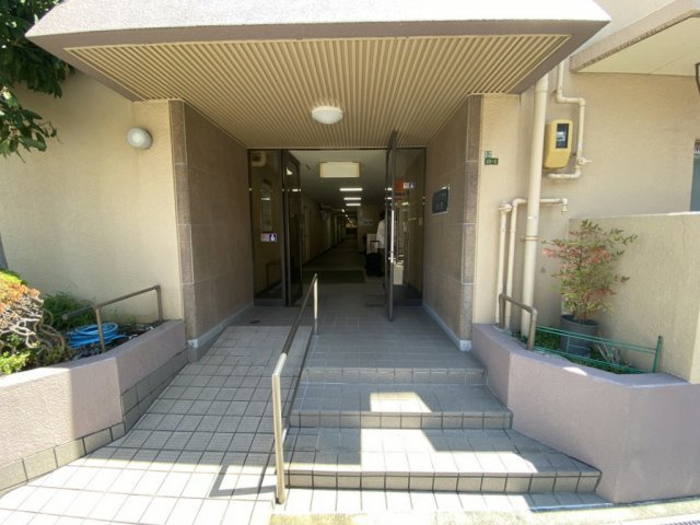パークプラザ森小路のエントランス