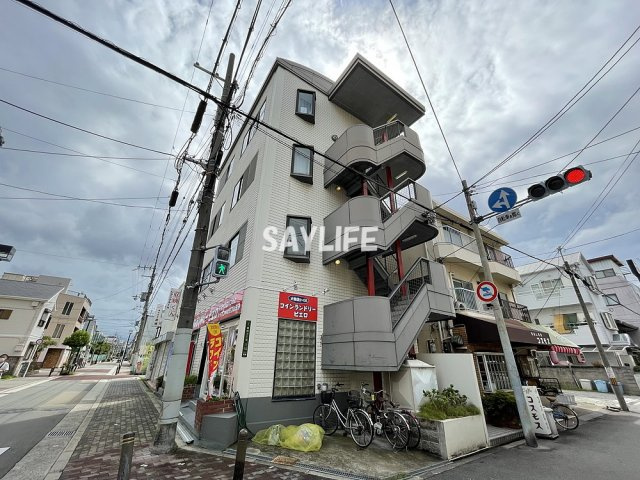 ラフィーネ諏訪の外観