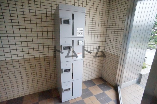 習志野市津田沼４丁目の賃貸マンションのエントランス