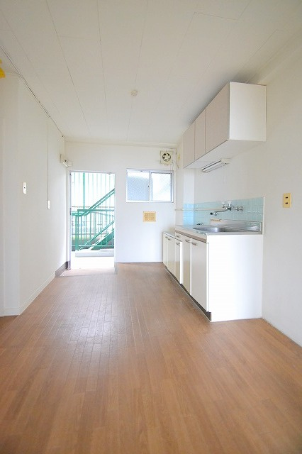 倉本ビルの居間・リビング