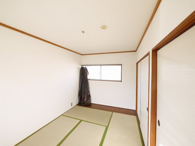 松の里ハイツの和室