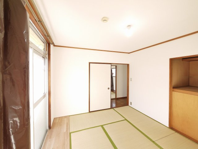 松の里ハイツの和室