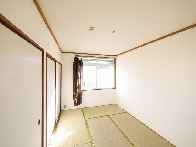 松の里ハイツの和室