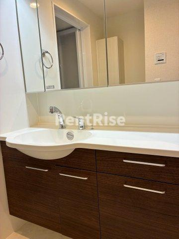 クリスタルヒルズの寝室