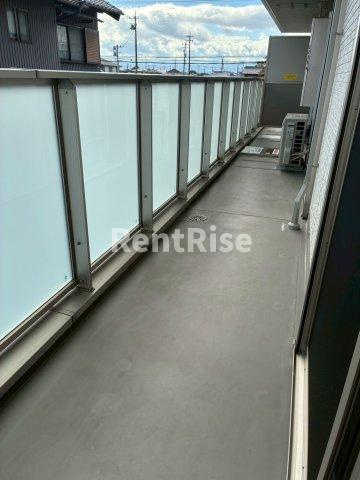 クリスタルヒルズ