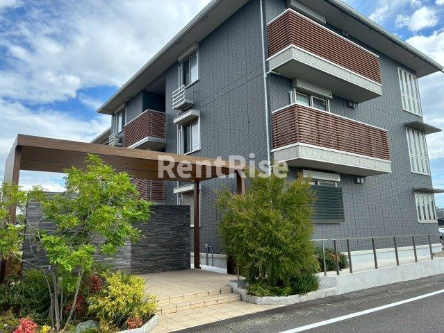 クリスタルヒルズの外観