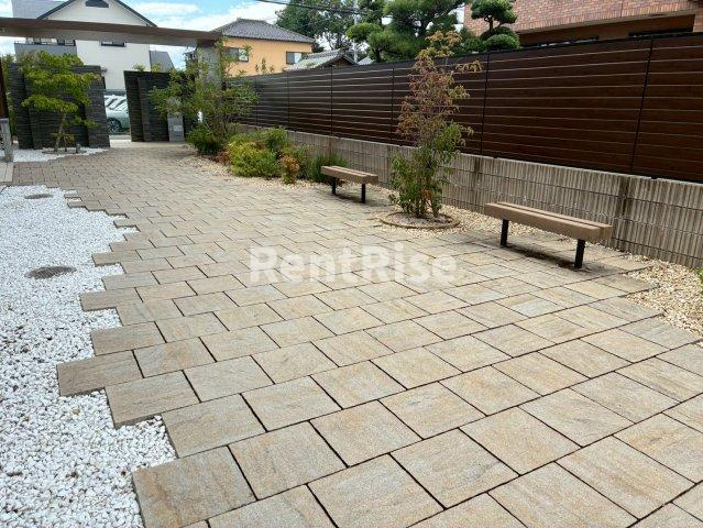 クリスタルヒルズ