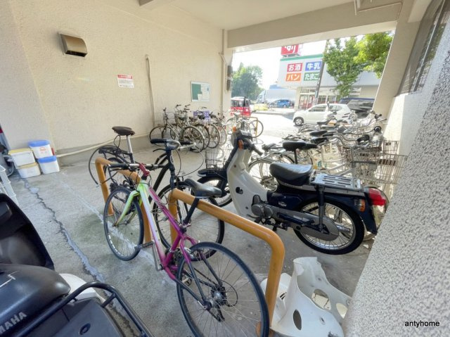出口マンション　仲介手数料無料の駐車場