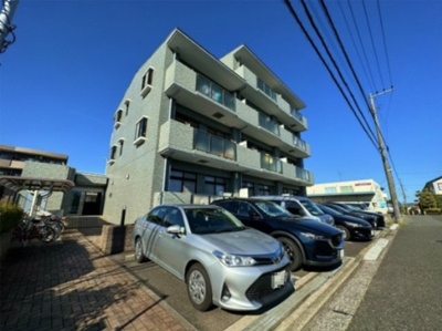 【外観】 | ルネス・ヴィエルジュ | 2沿線利用可能な「センター北」駅まで徒歩8分！便利な立地の4階建てマンションです♪通勤通学はもちろん、お買い物やお出かけにもGood☆