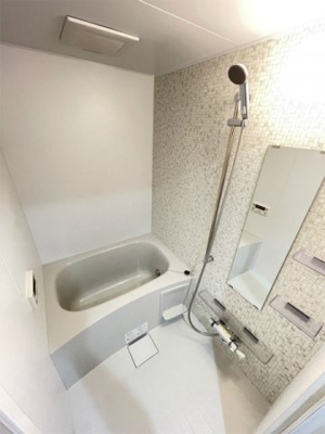 【浴室】 | ルネス・ヴィエルジュ | 追い焚き機能付きバスルーム♪お風呂に浸かって一日の疲れもすっきりリフレッシュ☆