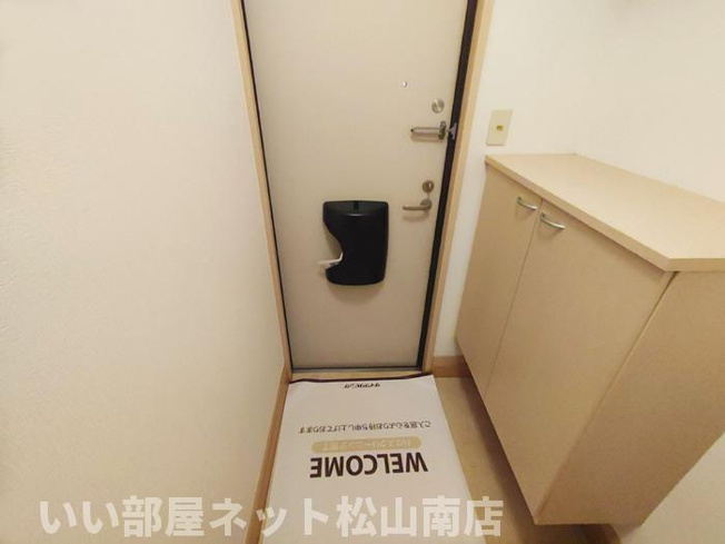 【玄関】 | アランシア　A棟