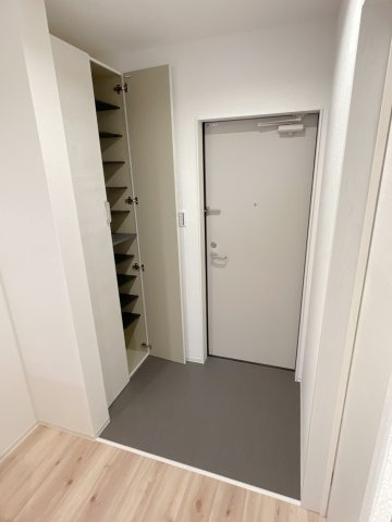 maison blancの玄関