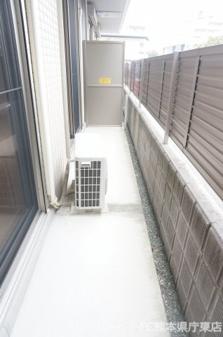 熊本市中央区保田窪１丁目のアパートのバルコニー