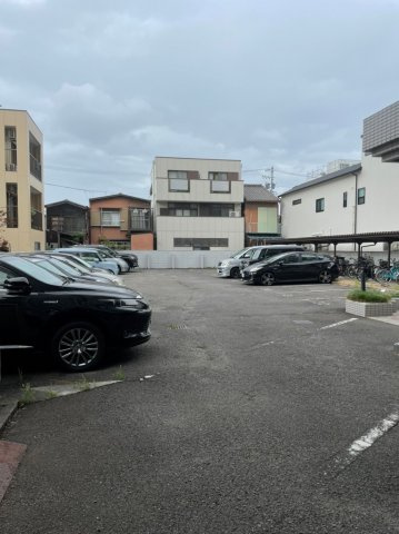 仲介手数料0！！アメニティ雁道の駐車場